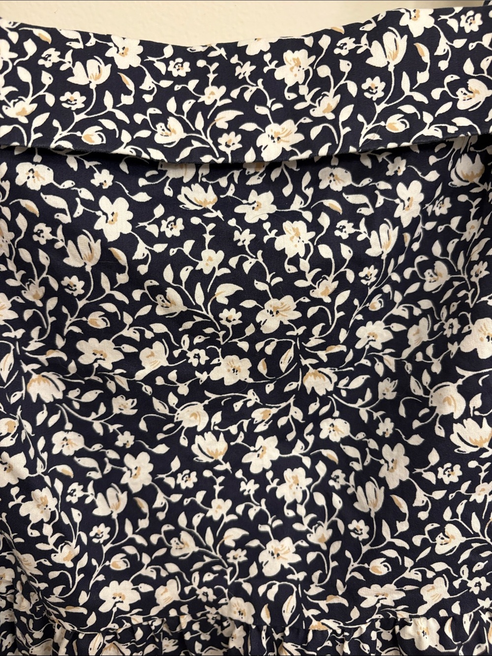 🩵HP🩵 torrid Navy and White Floral Tie-Strap Summer Top - Picture 10 of 11